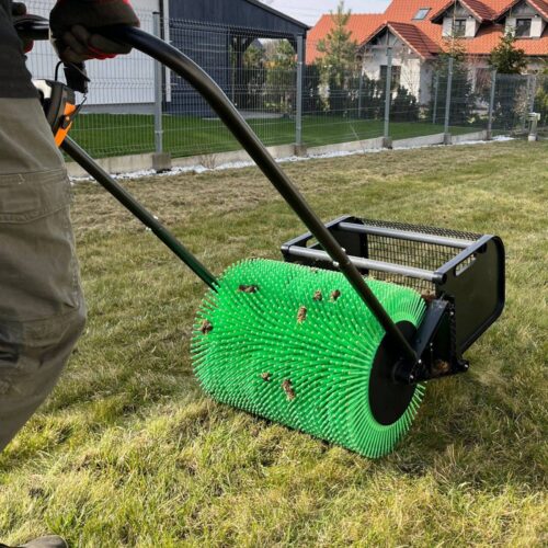 Zbieracz do wykorków po aeracji Bag-A-Nut 18" – model pchany - obrazek 2